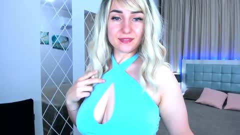 Snapshot of milenadaisy chatting on 05-25-26, 03:12 MilenaDaisy online show from 05-25-26, 03:12