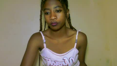 Snapshot of milennah chatting on 06-10-26, 11:20 milennah online show from 06-10-26, 11:20