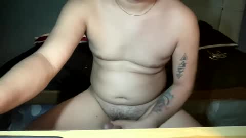 Snapshot of miles202395232 chatting on 11-18-25, 06:23 miles202395232 online show from 11-18-25, 06:23