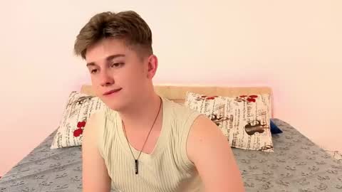 Snapshot of miless_cooper chatting on 06-07-26, 06:17 Miles online show from 06-07-26, 06:17