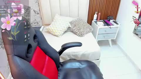 Snapshot of mileyjoas chatting on 02-26-26, 07:35 MILEY online show from 02-26-26, 07:35