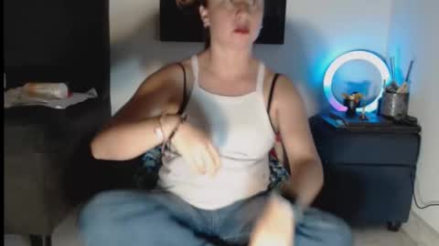 Snapshot of milf_valeria chatting on 02-02-26, 06:06 Valeria online show from 02-02-26, 06:06