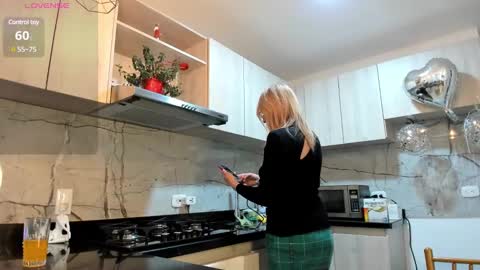 ASHLEY online show from 01-09-25, 01:56