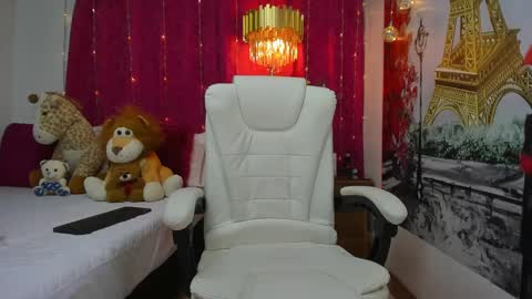 Snapshot of milfboobs_10 chatting on 01-31-25, 11:03 Nakary Bustamante online show from 01-31-25, 11:03