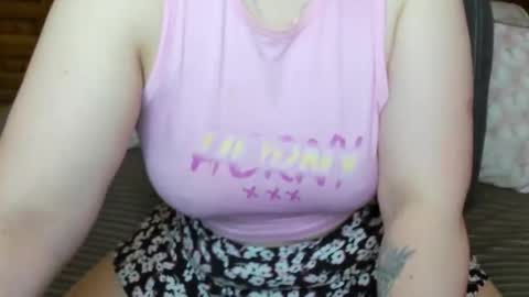 Snapshot of milfdeaa chatting on 06-06-26, 06:51 Dea online show from 06-06-26, 06:51