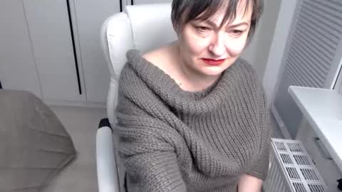 Snapshot of milfscarlette chatting on 02-03-25, 10:25 MilfScarlette online show from 02-03-25, 10:25