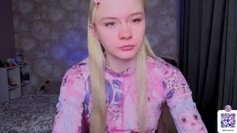 Snapshot of miliameow chatting on 05-18-26, 05:41 Milia online show from 05-18-26, 05:41