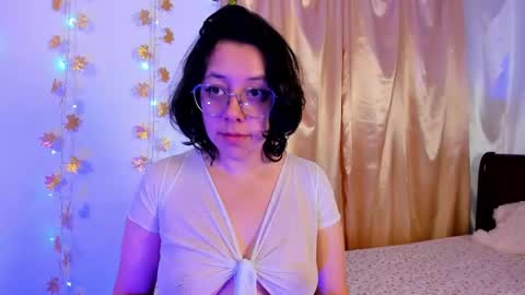 Snapshot of milie_yue chatting on 11-11-25, 02:28 Millie online show from 11-11-25, 02:28