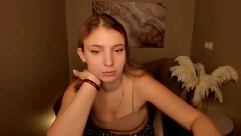 milinafox online show from 09-25-25, 01:20