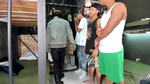 Military room online show from 10-24-25, 07:43