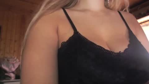 milk_bunny_ online show from 07-14-26, 11:38