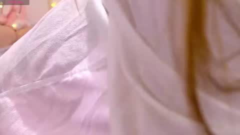 Snapshot of milkamilf chatting on 06-10-26, 10:52 milkamilf online show from 06-10-26, 10:52