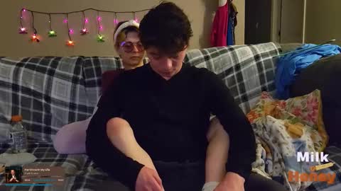 Snapshot of milkandhoneycams chatting on 11-03-25, 03:30 MilkandHoney online show from 11-03-25, 03:30