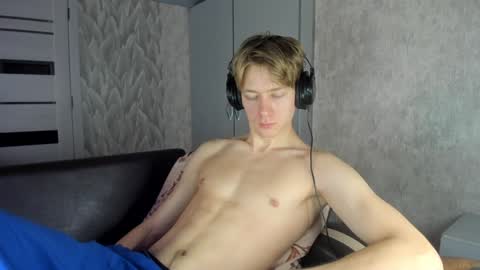 Isaac online show from 02-05-25, 06:02