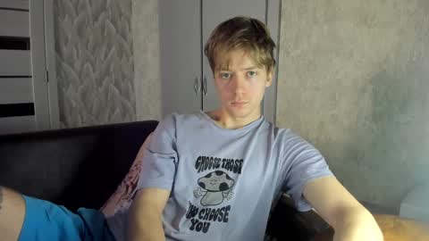 Isaac online show from 02-12-25, 06:08