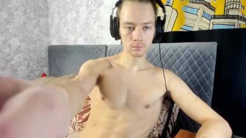 Isaac online show from 11-17-25, 06:41