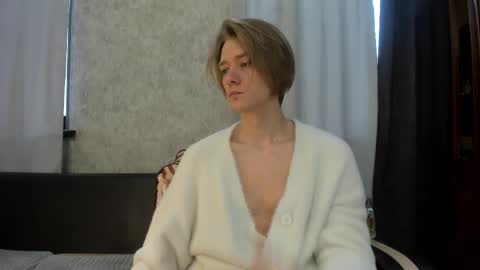 Isaac online show from 12-14-25, 09:36