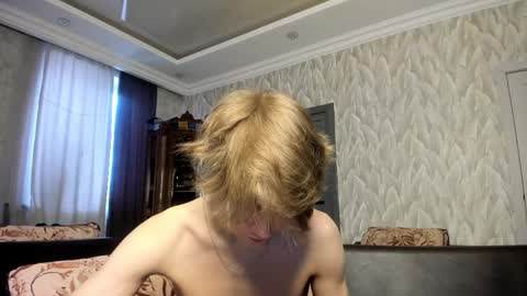 Isaac online show from 04-09-26, 06:19