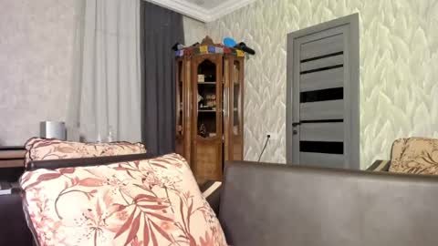 Snapshot of milkiwy chatting on 05-09-26, 10:48 Isaac online show from 05-09-26, 10:48