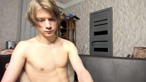 Snapshot of milkiwy chatting on 05-12-26, 09:45 Isaac online show from 05-12-26, 09:45
