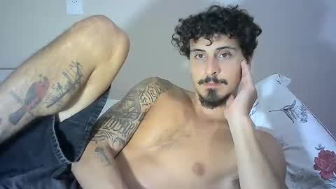 Snapshot of milkoffee chatting on 01-08-25, 01:53 milkoffee online show from 01-08-25, 01:53