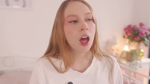 milky_0 online show from 04-17-26, 07:06