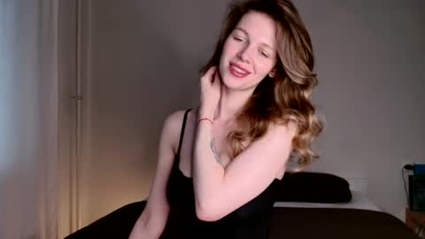 Snapshot of milky__way_ chatting on 10-30-25, 12:50 milky__way_ online show from 10-30-25, 12:50