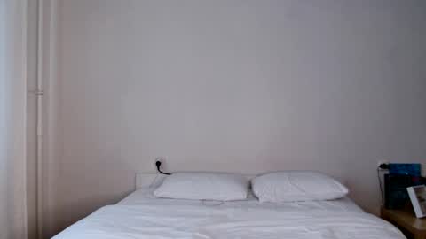 Snapshot of milky__way_ chatting on 11-19-25, 10:04 milky__way_ online show from 11-19-25, 10:04