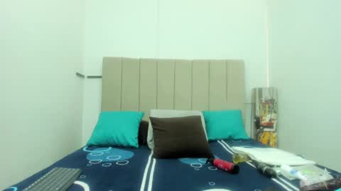 Snapshot of milky_lau_18 chatting on 01-19-25, 05:49 milky_lau_18 online show from 01-19-25, 05:49