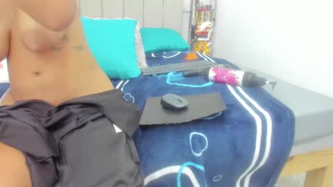 Snapshot of milky_lau_18 chatting on 01-22-25, 05:38 milky_lau_18 online show from 01-22-25, 05:38