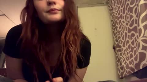 Snapshot of milky_mamaz chatting on 12-31-24, 12:11 Milkymama online show from 12-31-24, 12:11