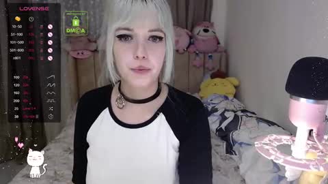 Snapshot of milkybunnyy chatting on 10-31-25, 01:39  Novaleigh Nyan  online show from 10-31-25, 01:39