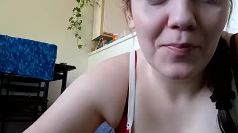 Snapshot of milkymomasquirtsalot chatting on 05-21-26, 05:42 milkymomasquirtsalot online show from 05-21-26, 05:42