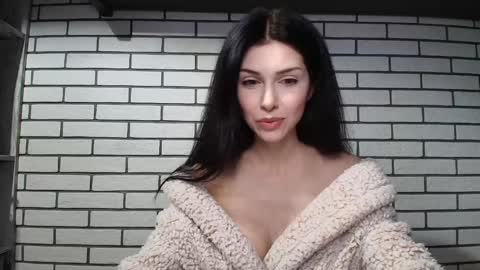 milla bella online show from 12-05-25, 07:32