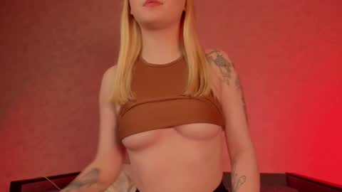 Snapshot of milla_remmy chatting on 09-15-25, 08:20 Milla online show from 09-15-25, 08:20