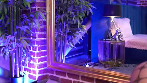 Milla online show from 11-28-25, 07:33