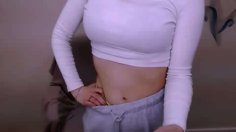 Snapshot of millasamsd chatting on 03-12-26, 10:43 Milla online show from 03-12-26, 10:43