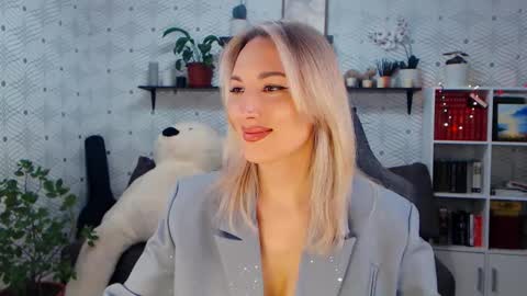 MillaXQueen online show from 03-25-26, 03:07