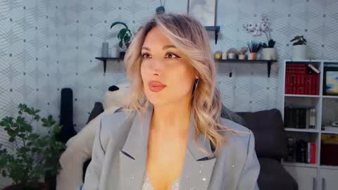 MillaXQueen online show from 04-07-26, 11:21