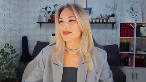 MillaXQueen online show from 06-13-26, 01:31