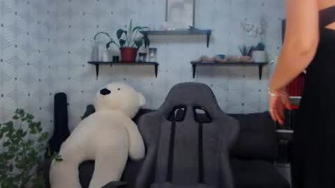 MillaXQueen online show from 06-30-26, 04:30