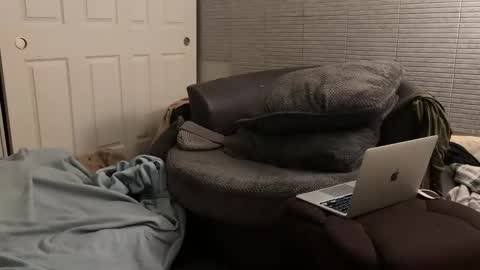 SlimnHungOH online show from 12-12-24, 06:36