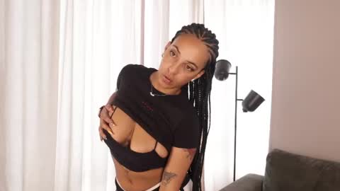 millie_volturi online show from 07-09-26, 01:37