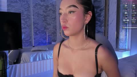 Snapshot of millieskinny_ chatting on 12-17-25, 11:55 Ana Maria online show from 12-17-25, 11:55