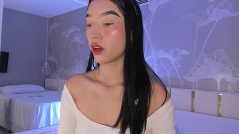Snapshot of millieskinny_ chatting on 12-22-25, 11:24 Ana Maria online show from 12-22-25, 11:24