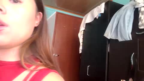 Snapshot of milliesweet77 chatting on 11-25-25, 04:29 milli online show from 11-25-25, 04:29