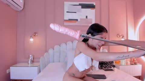 millie  online show from 04-22-26, 03:31