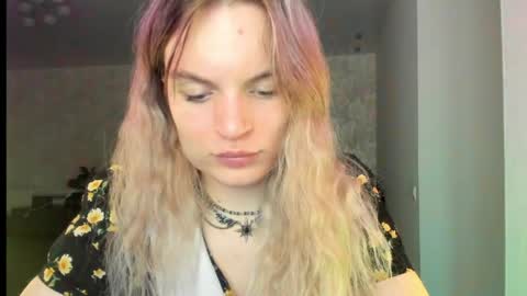 mili-kira online show from 05-16-26, 08:07