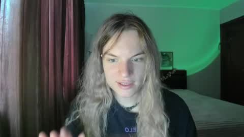 mili-kira online show from 06-08-26, 04:35