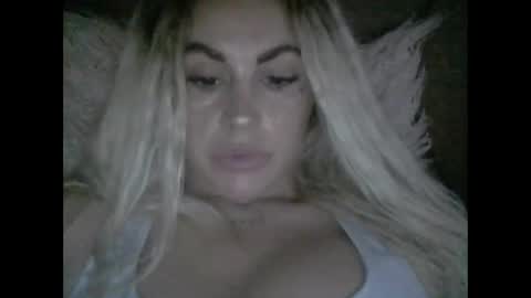 millisa13 online show from 10-19-25, 09:37